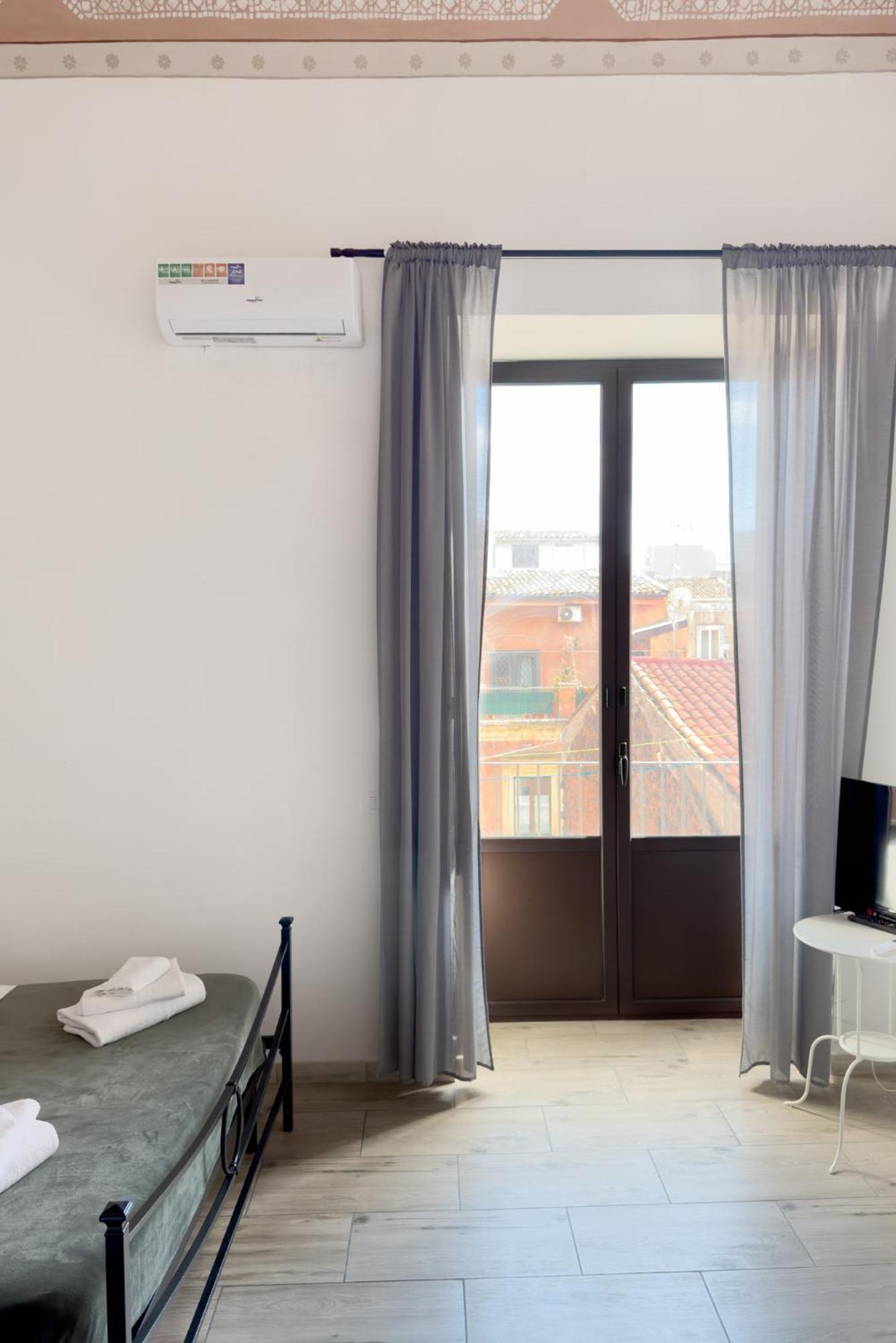 Casa L'8 Apartman Catania Kültér fotó